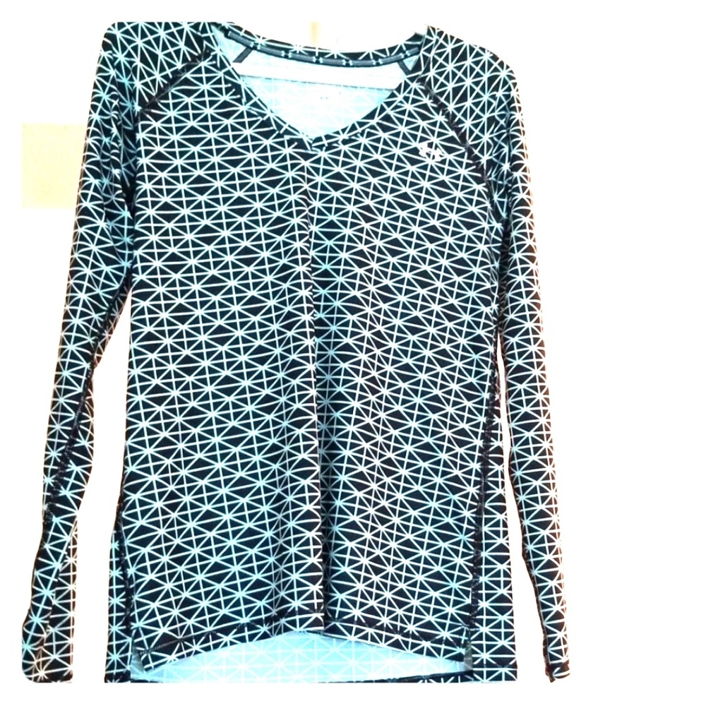 Under Armour size medium fitted heatgear top